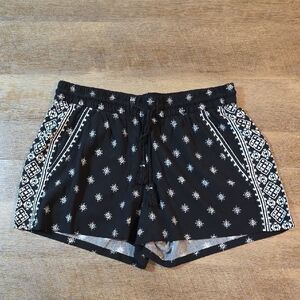 Old Navy - Elastic Waist Black and White Shorts. Size M